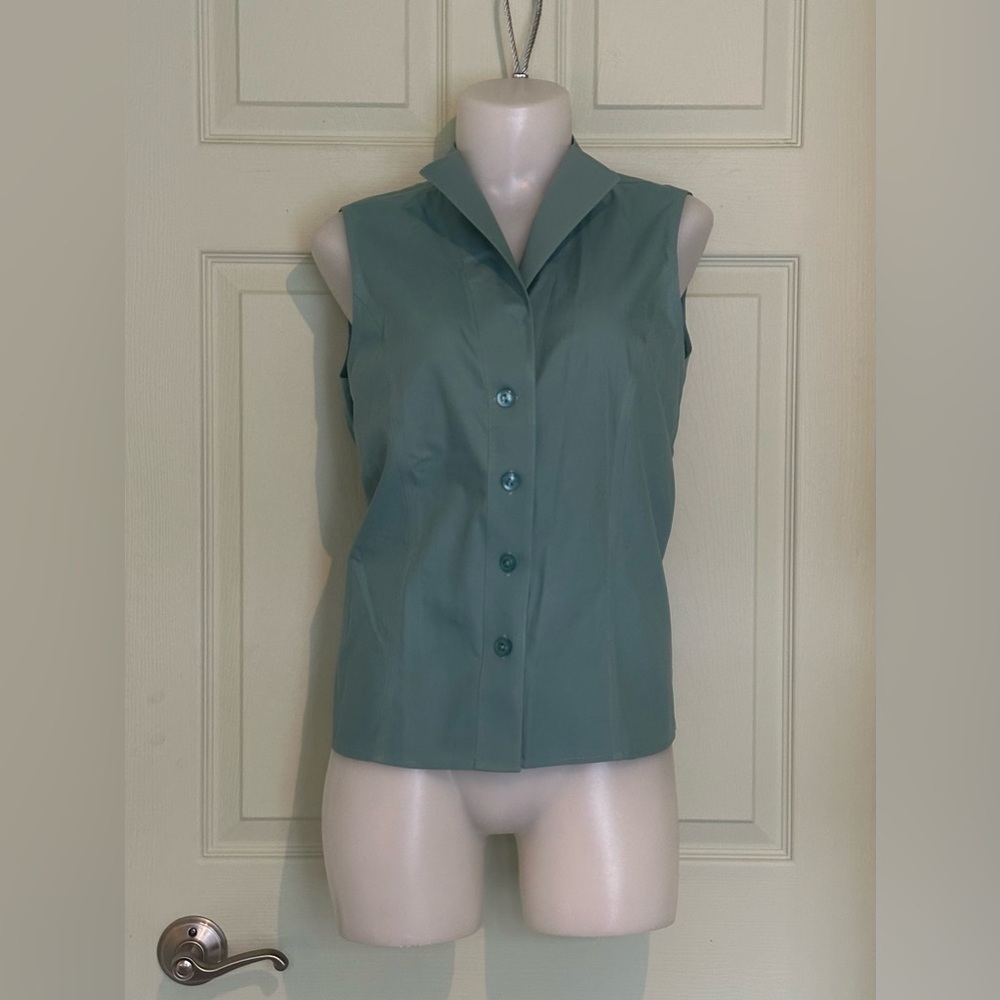 JONES NEW YORK Easy-Care Sleeveless Button-Up Shirt - Size 12 - Picture 2 of 7